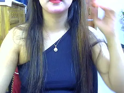 Snapshot of Obonti_2000 chatting on 10.20.25 Obonti 2000 online show from 10.20.25