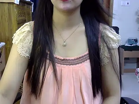 Snapshot of Obonti_2000 chatting on 10.21.25 Obonti 2000 online show from 10.21.25