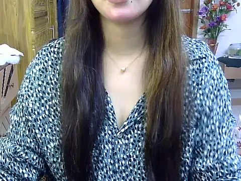 Snapshot of Obonti_2000 chatting on 12.19.25 Obonti 2000 online show from 12.19.25