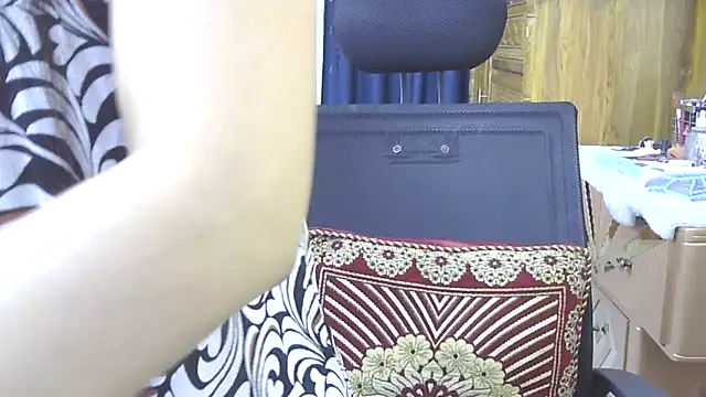 Snapshot of Obonti_2000 chatting on 03.07.26 Obonti 2000 online show from 03.07.26