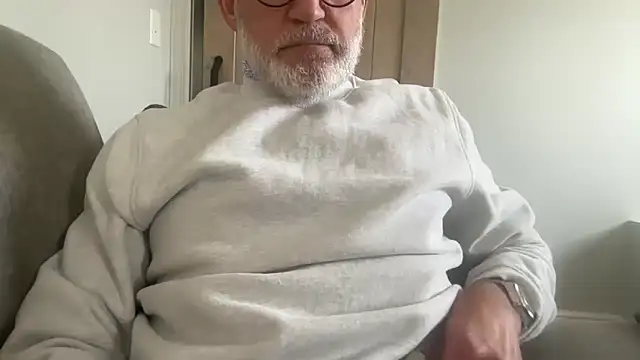 Snapshot of braselton06 chatting on 12.16.25 braselton06 online show from 12.16.25