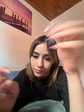 Snapshot of Babylovetiernax chatting on 11.11.25 Babylovetiernax online show from 11.11.25