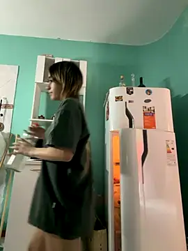 Snapshot of Babylovetiernax chatting on 11.27.25 Babylovetiernax online show from 11.27.25