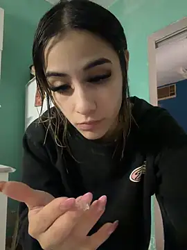 Snapshot of Babylovetiernax chatting on 11.29.25 Babylovetiernax online show from 11.29.25