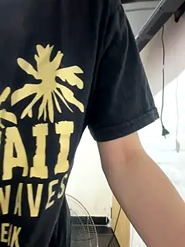 Snapshot of Babylovetiernax chatting on 12.04.25 Babylovetiernax online show from 12.04.25