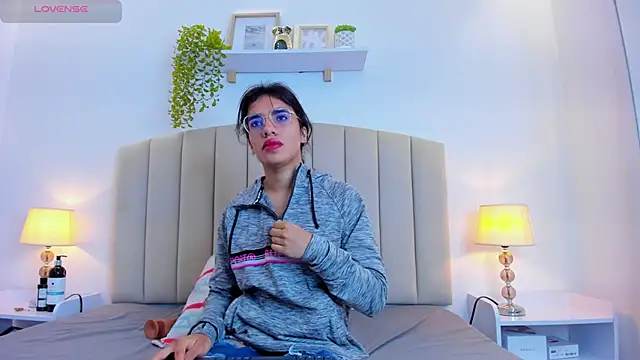 Rachel Donnelly online show from 10.09.25