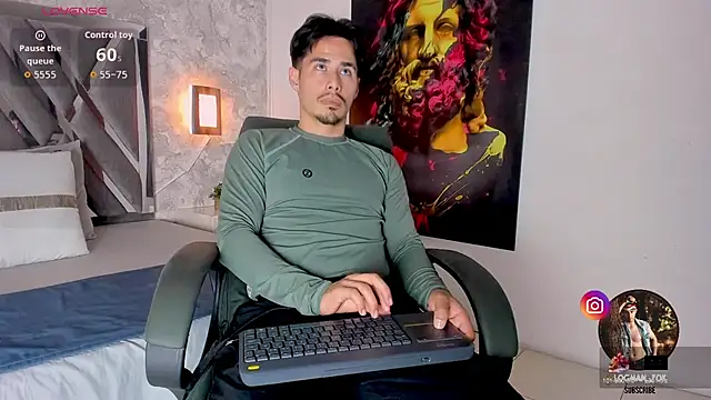 Snapshot of loghan_fox chatting on 10.14.25 loghan fox online show from 10.14.25