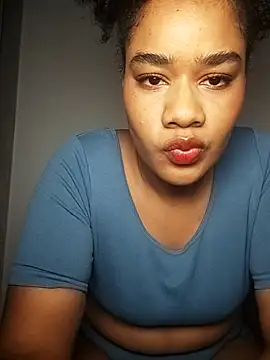 Snapshot of Maaaar_ chatting on 10.23.25 Maaaar online show from 10.23.25