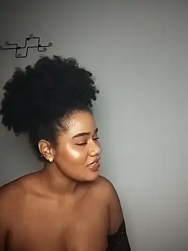 Snapshot of Maaaar_ chatting on 11.23.25 Maaaar online show from 11.23.25