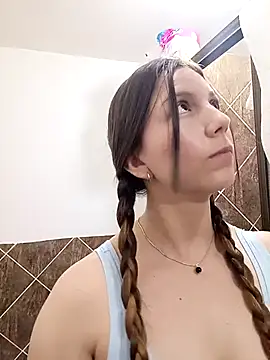 Arianna Moss online show from 11.05.25