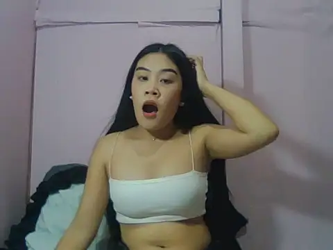 YourWildestDoll online show from 08.05.26