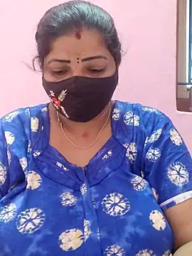 Snapshot of lathikaqueentamil chatting on 09.15.25 lathikaqueentamil online show from 09.15.25