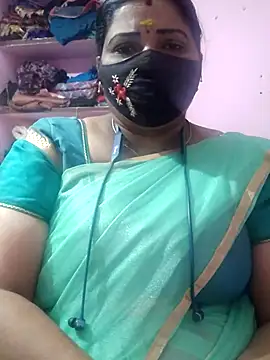 Snapshot of lathikaqueentamil chatting on 10.16.25 lathikaqueentamil online show from 10.16.25