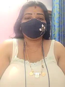 Snapshot of lathikaqueentamil chatting on 10.27.25 lathikaqueentamil online show from 10.27.25