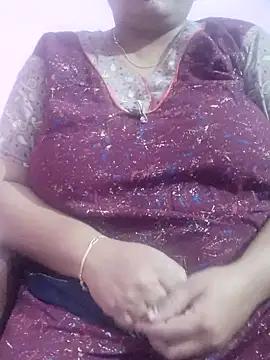 Snapshot of lathikaqueentamil chatting on 10.28.25 lathikaqueentamil online show from 10.28.25