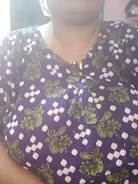 Snapshot of lathikaqueentamil chatting on 10.29.25 lathikaqueentamil online show from 10.29.25