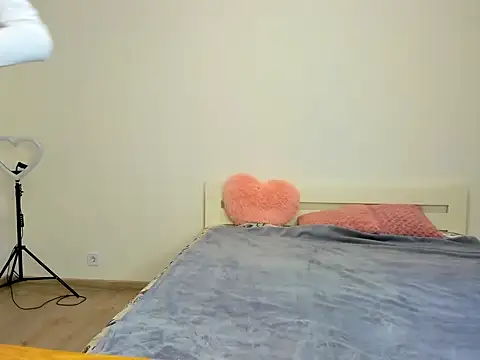 Snapshot of marylips chatting on 11.19.25 marylips online show from 11.19.25