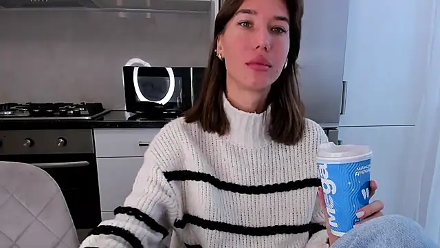 Snapshot of marylips chatting on 12.05.25 marylips online show from 12.05.25