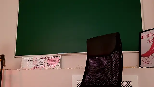 NoraHaynes online show from 05.02.26