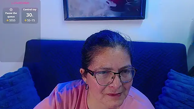 Snapshot of Linda_banks_ chatting on 12.14.25 Linda banks online show from 12.14.25