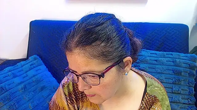 Snapshot of Linda_banks_ chatting on 12.15.25 Linda banks online show from 12.15.25