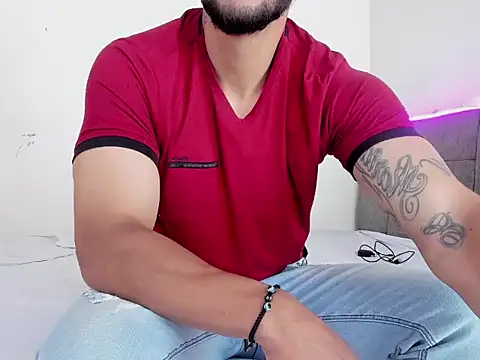 Snapshot of Edy_coltt chatting on 09.09.25 Edy coltt online show from 09.09.25