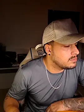 Snapshot of Mineirinhoot chatting on 12.19.25 Mineirinhoot online show from 12.19.25