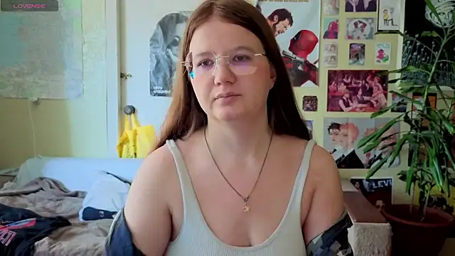 Sienna-Cow online show from 09.16.25