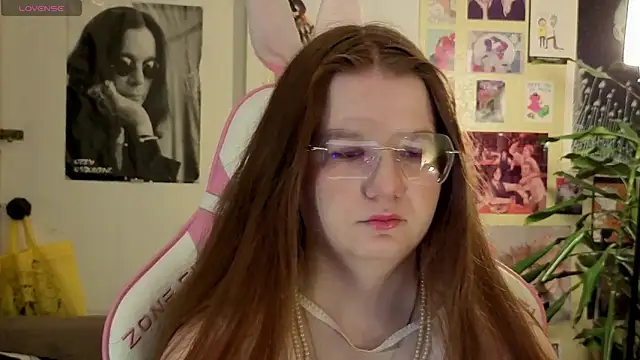 Sienna-Cow online show from 10.25.25