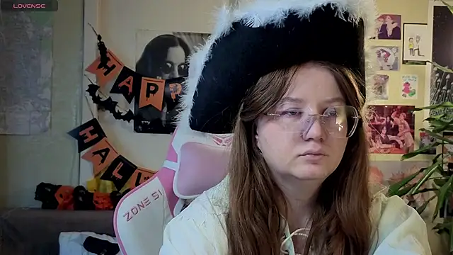 Sienna-Cow online show from 10.28.25