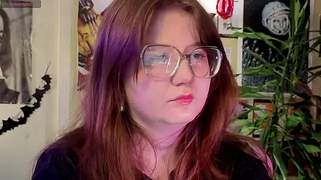 Sienna-Cow online show from 12.02.25