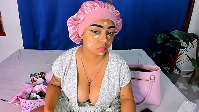 nahomy ryans online show from 09.28.25