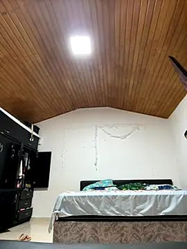 Alina0 online show from 10.15.25