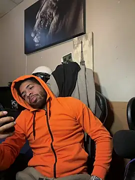 Snapshot of 1mistaGoodWood chatting on 01.14.26 1mistaGoodWood online show from 01.14.26