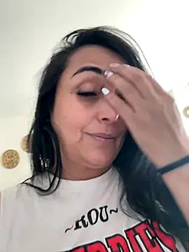 hotadhara01 online show from 11.20.25