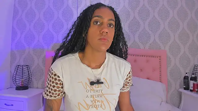 OnlyGia online show from 09.28.25