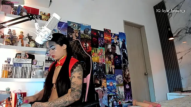 Snapshot of soy_kylebrown chatting on 10.31.25 soy kylebrown online show from 10.31.25