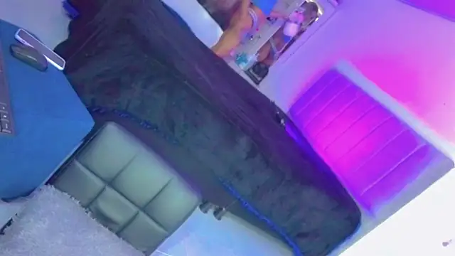 HANNAH BACKERS online show from 11.15.25