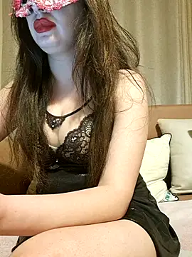 Snapshot of mayaarabian chatting on 11.20.25 mayaarabian online show from 11.20.25