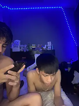 Snapshot of Kailertwink chatting on 04.10.26 Kailertwink online show from 04.10.26