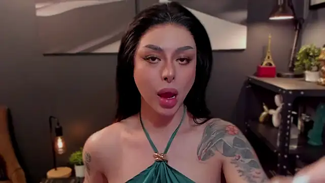 Snapshot of LUNACOCKSLAYER chatting on 09.28.25 LUNACOCKSLAYER online show from 09.28.25