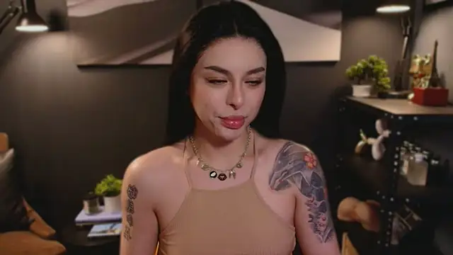 Snapshot of LUNACOCKSLAYER chatting on 10.12.25 LUNACOCKSLAYER online show from 10.12.25