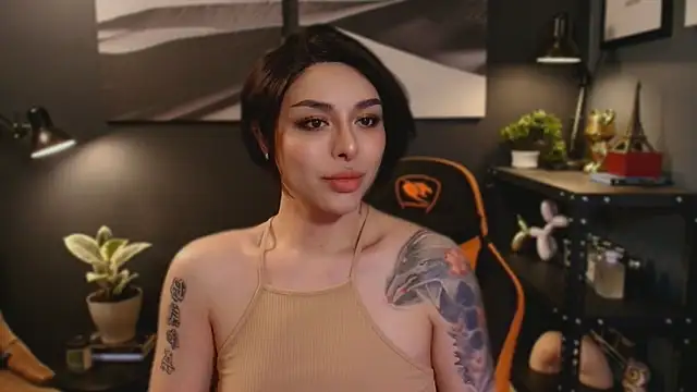 Snapshot of LUNACOCKSLAYER chatting on 10.18.25 LUNACOCKSLAYER online show from 10.18.25