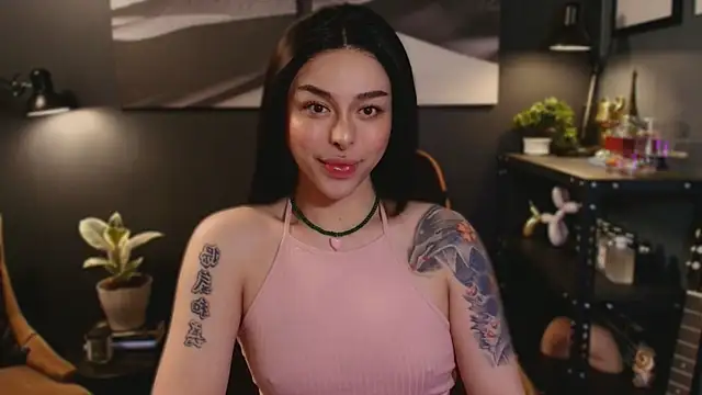 Snapshot of LUNACOCKSLAYER chatting on 10.19.25 LUNACOCKSLAYER online show from 10.19.25