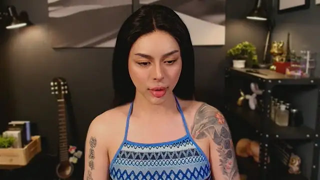 Snapshot of LUNACOCKSLAYER chatting on 10.20.25 LUNACOCKSLAYER online show from 10.20.25