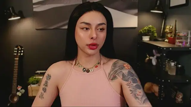 Snapshot of LUNACOCKSLAYER chatting on 10.21.25 LUNACOCKSLAYER online show from 10.21.25