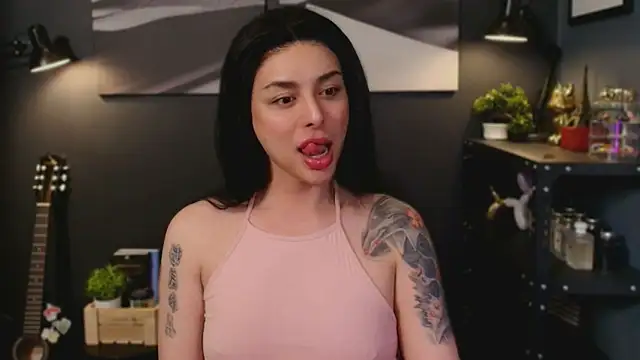 Snapshot of LUNACOCKSLAYER chatting on 10.29.25 LUNACOCKSLAYER online show from 10.29.25