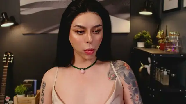 Snapshot of LUNACOCKSLAYER chatting on 11.02.25 LUNACOCKSLAYER online show from 11.02.25