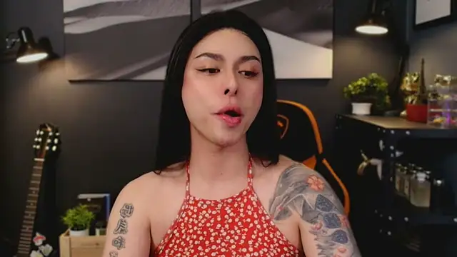 Snapshot of LUNACOCKSLAYER chatting on 11.05.25 LUNACOCKSLAYER online show from 11.05.25