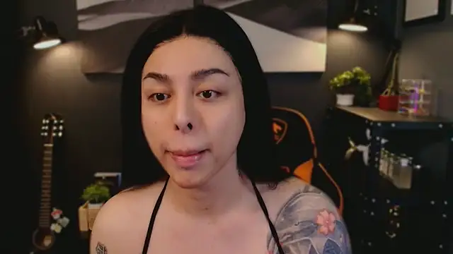 Snapshot of LUNACOCKSLAYER chatting on 11.22.25 LUNACOCKSLAYER online show from 11.22.25